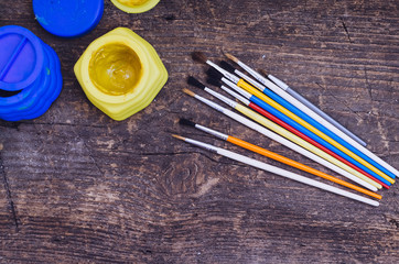 Color paints with paint brushes