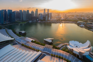 Fototapeta na wymiar Skyline of Singapore cityscape during sunset, Singapore`s business and financial, view for marina bay cityscape when sunset.