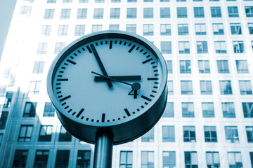 Fototapeta na wymiar Canary Wharf Clock. London, UK