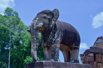 Fototapeta na wymiar Elephant Statue and Tower in East Mebon,Siem Reap,Combodia 