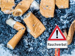 Achtung Schild Rauchverbot