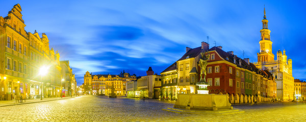 Obraz na płótnie Canvas market square in Poznan