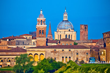 Fototapeta na wymiar City of Mantova skyline view