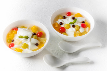 杏仁豆腐とタピオカ　Chinese sweets Almond jelly and tapioca