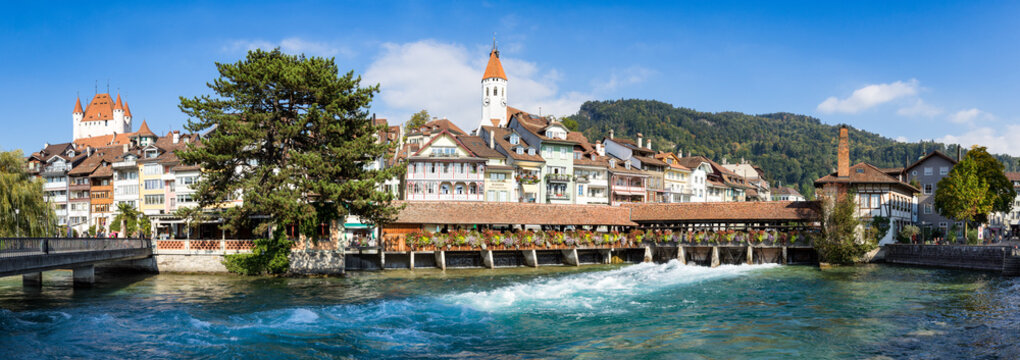 Blick auf die Altstadt von Thun, Schweiz