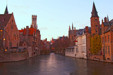 Fototapeta premium Bajeczne średniowieczne miasto Brugia. Belgia.