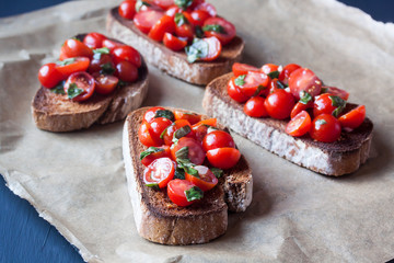 tomato bruchetta slices