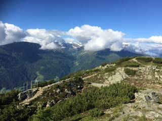 Obraz premium high mountains with peaks of snow