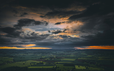 Fototapeta premium Twilight Sky with Colorful Dramatic Clouds over British Countryside