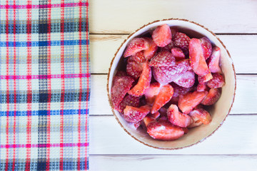 Dessert of fresh strawberries with cream