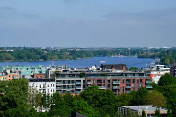 Fototapeta na wymiar Ausblick über Hamburg aus dem Geschäftshaus Steindamm 94