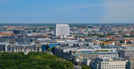 Fototapeta premium Berlin skyline over the Reichstag building, Brandenburger Tor ( Brandenburg Gate) Berlin