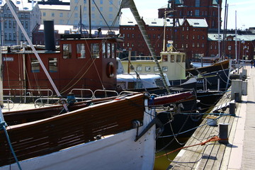 Fischerboote im Hafen von Helsinki