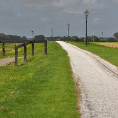 Deichweg am Bahnhof in Medemblik