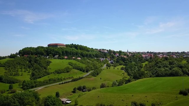 Flug vor Schillingsf&uuml;rst an der Romantischen Stra&szlig;e, Mittelfranken