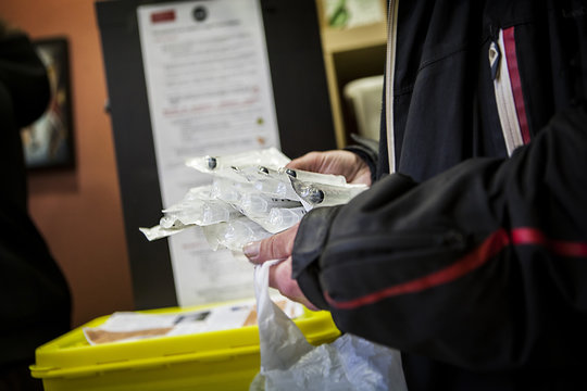 DRUG USE HARM REDUCTION
