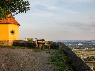 Bank mit Aussicht oberhalb von Pillnitz