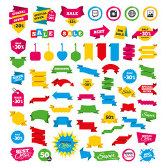 Fototapeta premium Social media icons. Chat speech bubble and Globe.