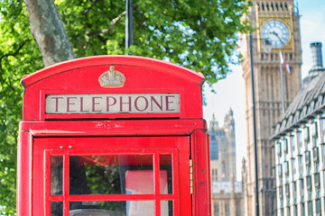 rote Telefonzelle vor Big Ben