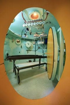 HYPERBARIC CHAMBER