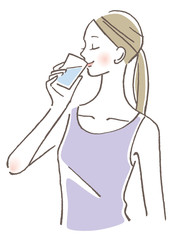 水を飲む女性