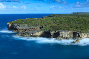 The assaults of the Atlantic Ocean / Porte d'Enfer Guadeloupe © DENIS