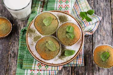 Muffins with green sugar powder
