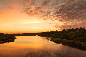 Fototapeta na wymiar Dawn on the river
