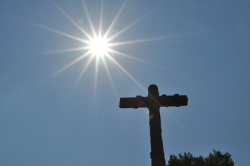 Kreuz und Sonne