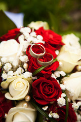 wedding bouquet with rings