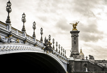 Fototapeta na wymiar Pont Alexandre III à Paris