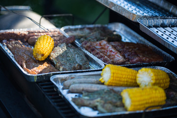 Lamm , Lende und Mais am Grill