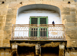 Fototapeta na wymiar old balcony