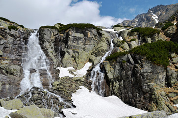Fototapeta na wymiar waterfalls in the mountains