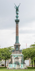 Fototapeta na wymiar Iver Hvitfeldt Säule Statue am Langelinie Pier Kopenhagen