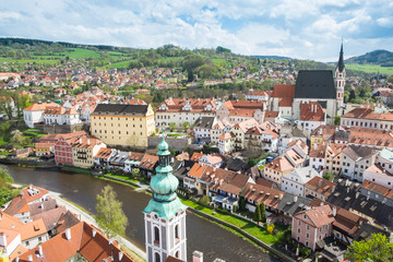 Obraz premium Riverside village background is hill