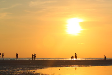 Fototapeta premium Beautiful sunset on the sea coast