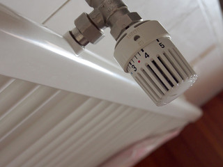 Heizung, Strukturheizkörper, Handtuchhalter mit Thermostat