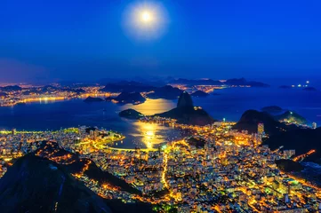 Stoff pro Meter Night view of mountain Sugar Loaf and Botafogo in Rio de Janeiro. Brazil © Ekaterina Belova