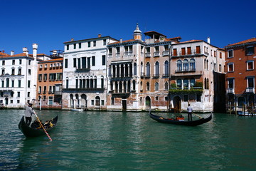 Fototapeta na wymiar Venice is the capital of the Veneto region. It is situated across a group of 118 small islands. The city is separated by canals and linked by bridges.