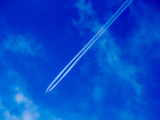 Airplane Vapor Trail