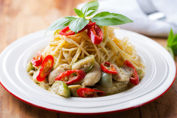 spaghetti spicy ckicen curry,thaifood