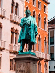 statue a Venezia