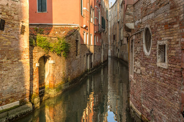 Fototapeta na wymiar Morning. Channel. Venice, (Italy)