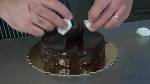 torta con cioccolato fondente