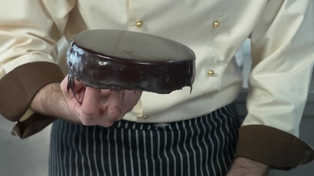 torta con cioccolato fondente