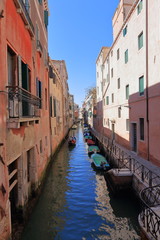 Fototapeta na wymiar VENICE - APRIL 10, 2017: The view on Canal in Venice, on April 10, 2017 in Venice, Italy