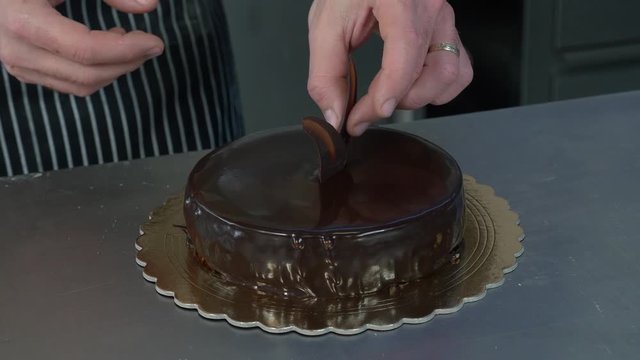 torta con cioccolato fondente