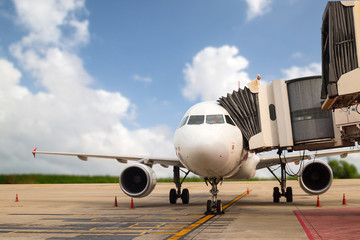 Airplane stop for support service