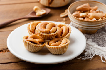 Obraz na płótnie Canvas cashew nut pie